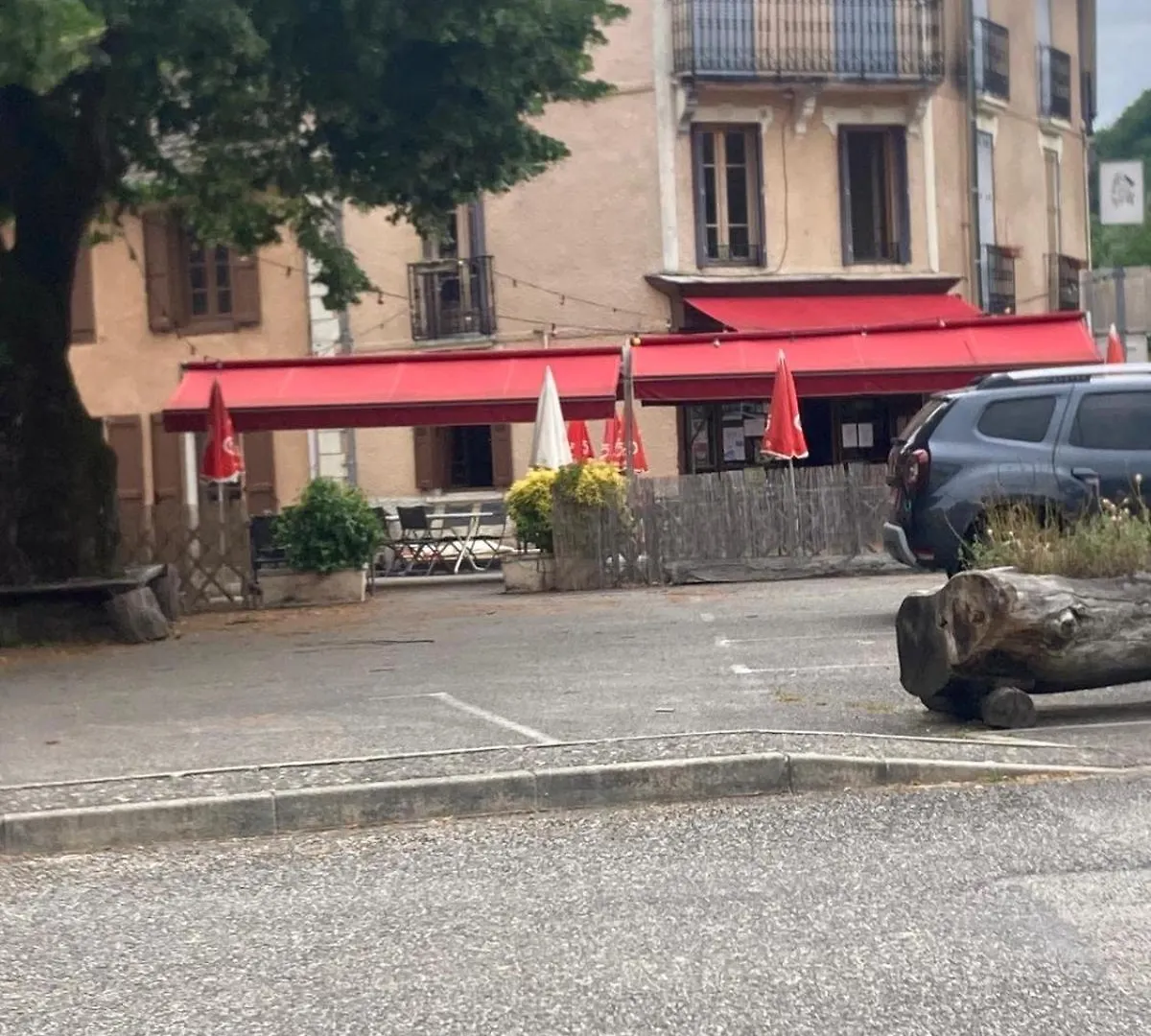 Chata Pyrenean Pursuits Biert